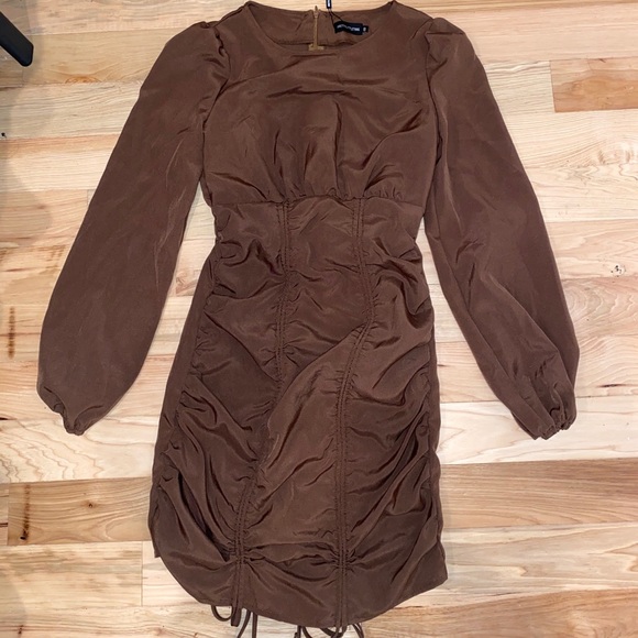 Pretty little thing dress - Picture 2 of 3